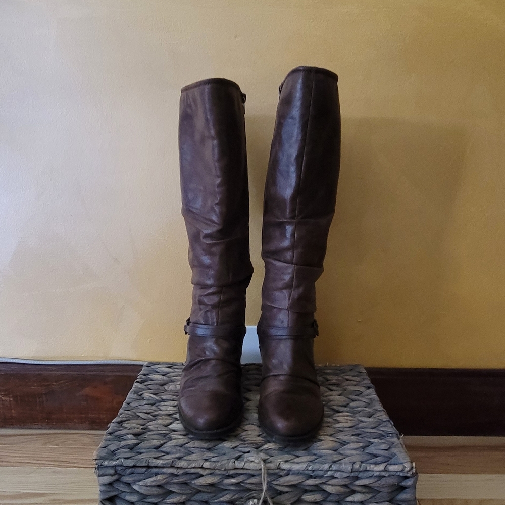 Baretraps Rinny Sz 5.5 Brown Boots 2" Heel